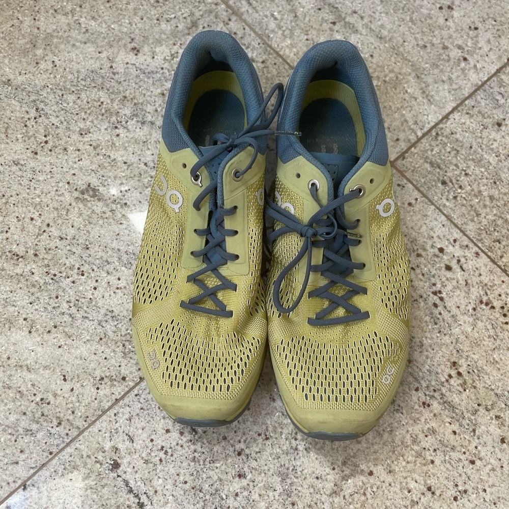 On Cloud Running Men’s Gym Shoe